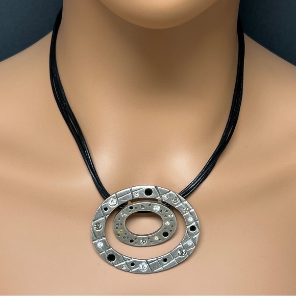 Silver and Black Circular Pendant Necklace - Picture 1 of 5
